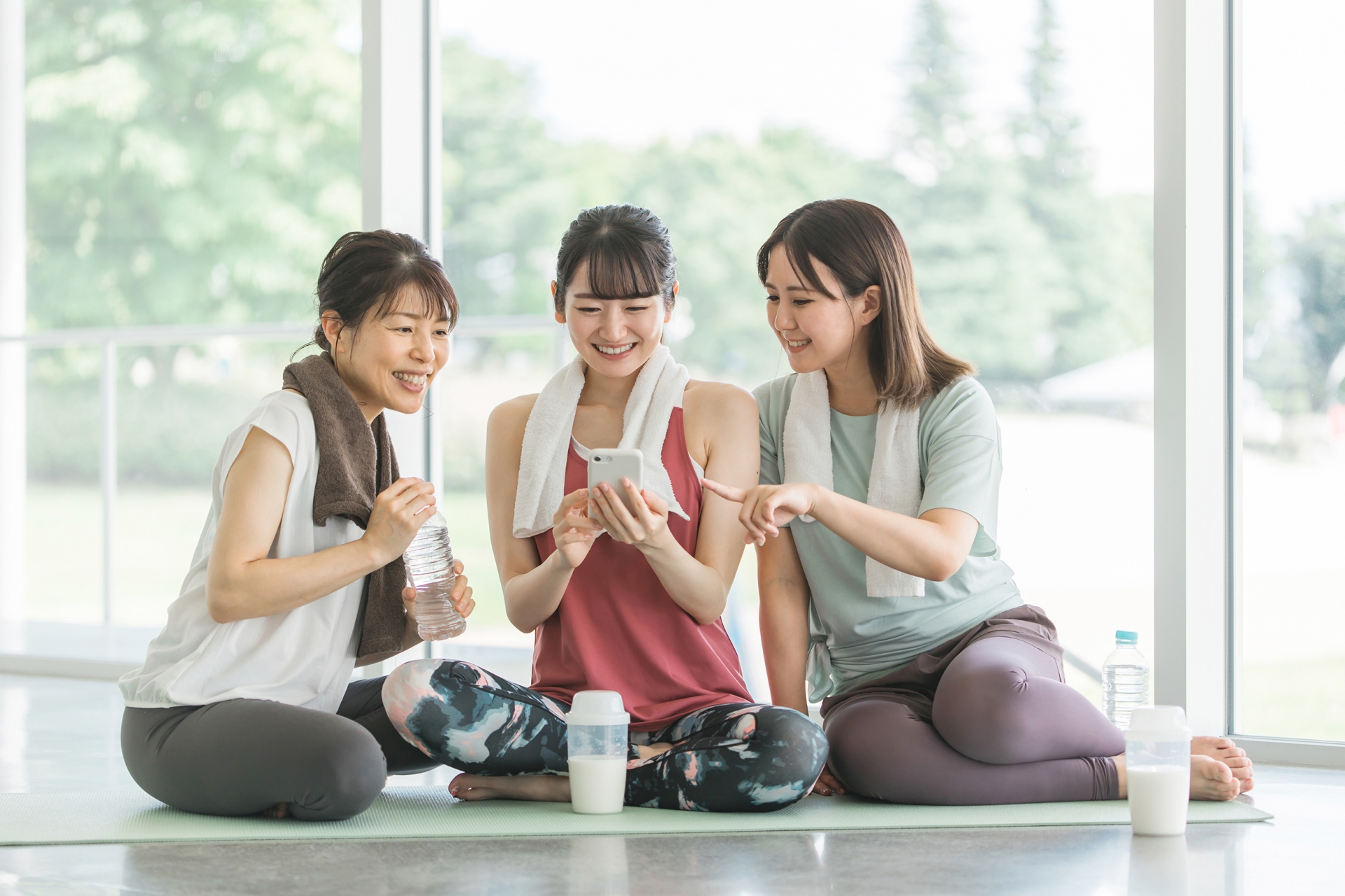 楽しくダイエットをする女性