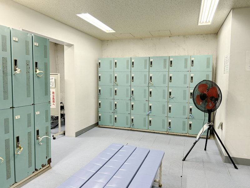 都島屋内プールの更衣室