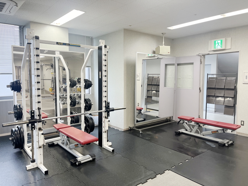 西成スポーツセンター・屋内プールのジム