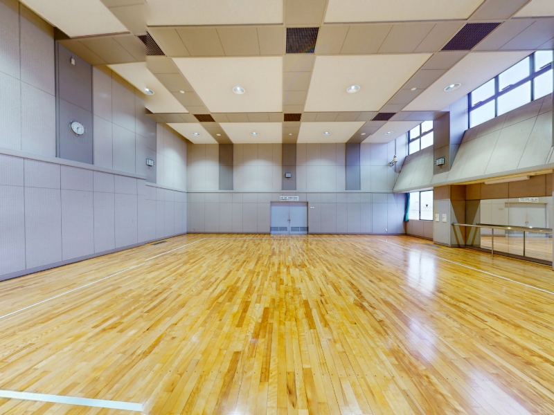 大阪市立住之江屋内プールの体育館